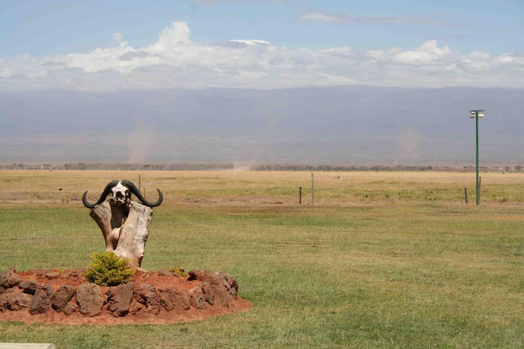 Ol Tukai Lodge Amboseli Exterior photo